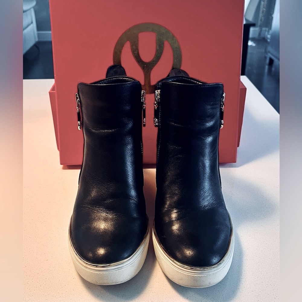 Wishbone - Serena Black Stretch Suede Boots